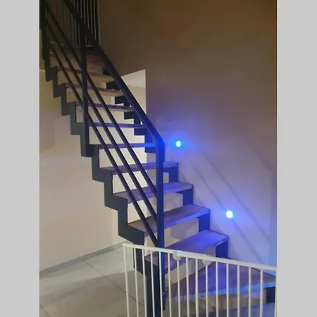Moderne Et Tout Equipee/3 Terrasses/jardin. Villa *